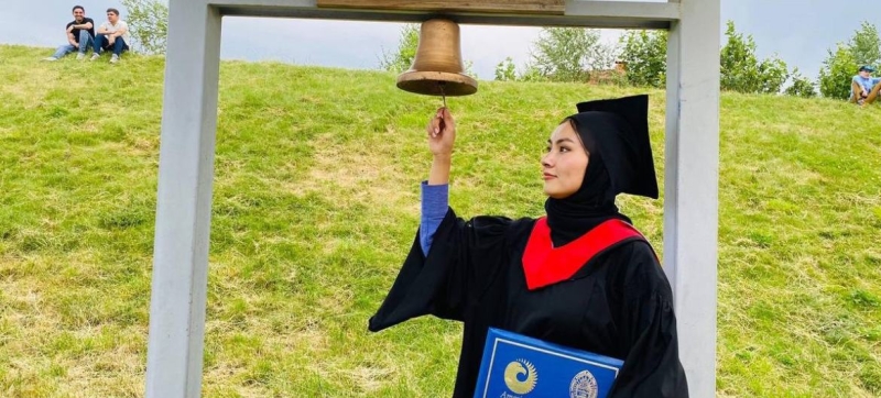 Alina’s story from Afghanistan: refugee, scholarship recipient, future peacemaker