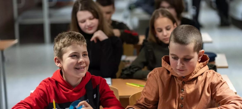 PLOT | Catch up with the school curriculum and communicate “live” with peers: how the dream of Kharkov children became a reality