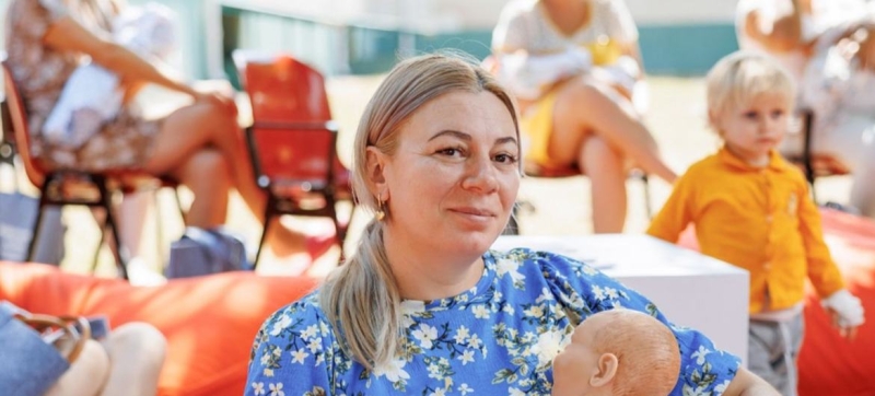 Breastfeeding Caravan in Moldova debunks myths and helps families