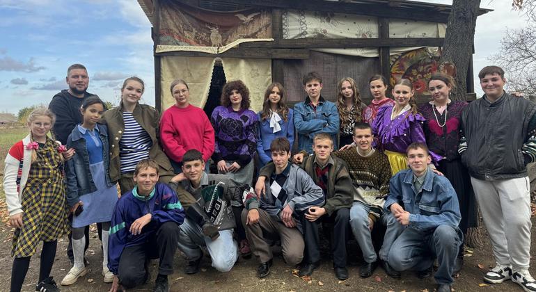 ООН помогает школьникам Украины вернуться к очному обучению