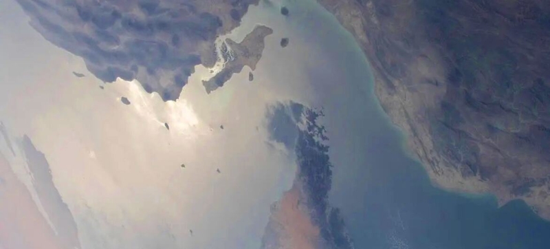 Middle East: more than 20 thousand sailors are “trapped” at the Strait of Hormuz