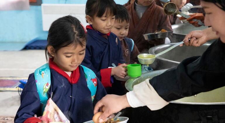 &laquo;Яйцо для детского рациона&raquo;: пилотный проект ФАО, который помогает школьникам и фермерам Бутана