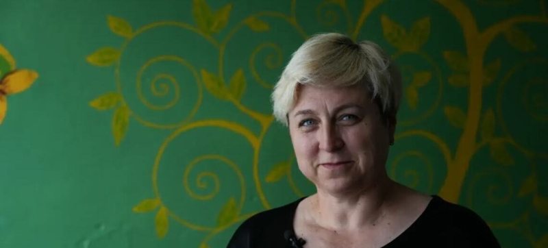 Украинские школы возвращаются к очному обучению вопреки отключениям электричества и воздушным тревогам